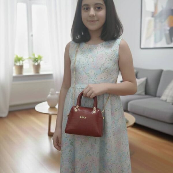 شنطة بناتي جلد أحمر